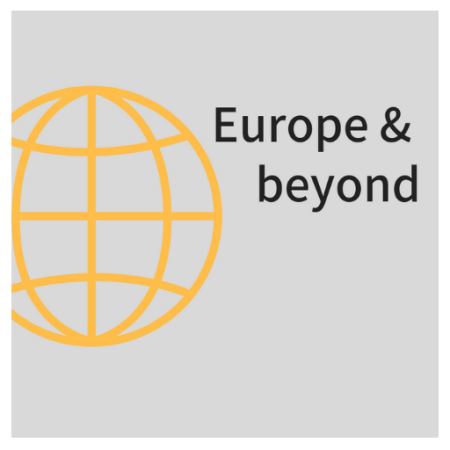 Stilisierter Globus mit Schrift: Europe and beyond